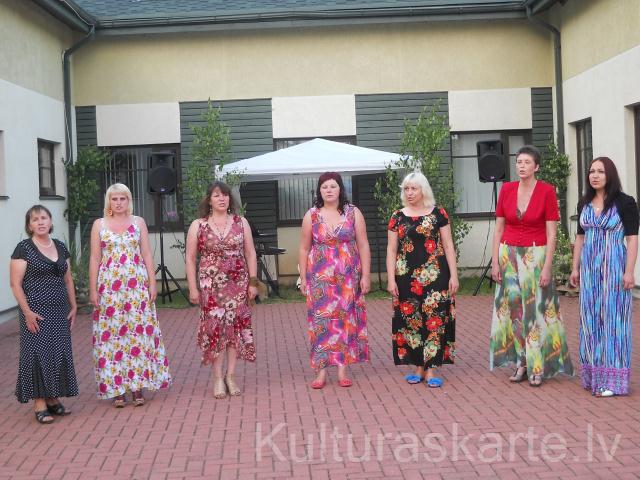 Ielīgošana Dižstendē 21.06.2014, vadītāja Valida Veidele